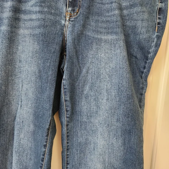 Lane Bryant Jeans Mid Rise Bootcut Blue Flex Magic Waistband Frayed Casual 18 - Picture 4 of 13